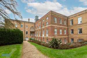 Communal Gardens- click for photo gallery